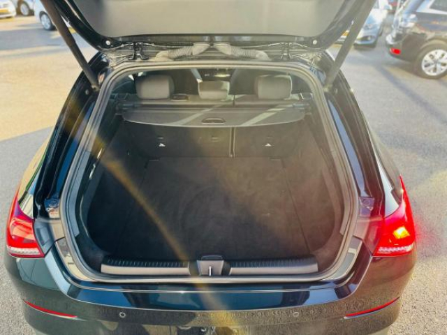 MERCEDES CLA SHOOTING BRAKE Business Line 180d 8G-DCT + Carplay + Jantes 19 + Sièges av chauffants + Vitres AR Surteinte