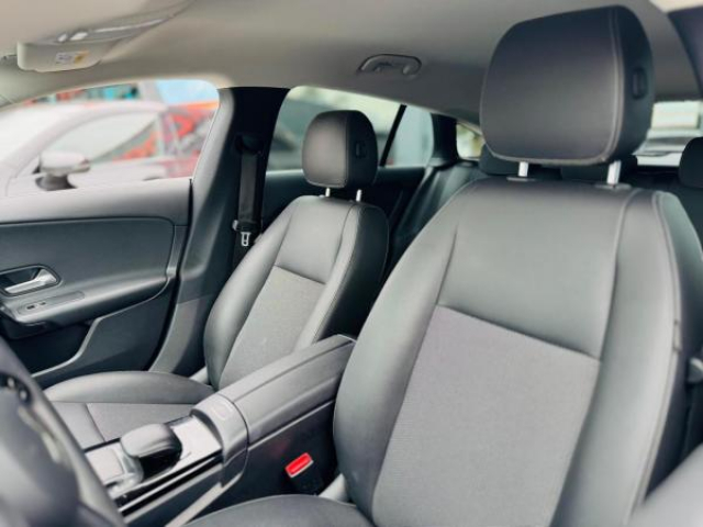 MERCEDES CLA SHOOTING BRAKE Business 180D BV 7G-DCT + Intérieur Cuir + Sièges avant chauffants + Attelage  + JA 18