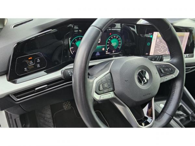 VOLKSWAGEN GOLF Life 1.5 TSI 130cv + Pack Travel Assist + Discover Pro