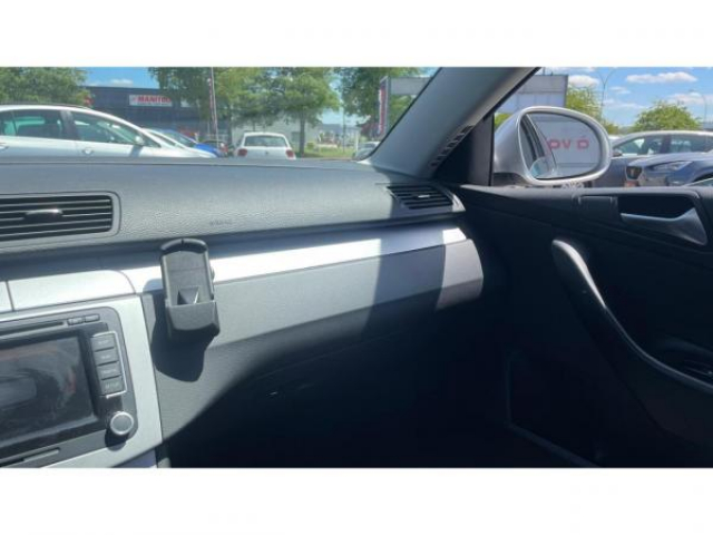 VOLKSWAGEN Passat SW 2.0TDI 170cv DSG6 SW + ATTELAGE + CAMERA DE RECUL + PACK HIVER