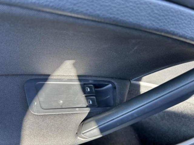 VOLKSWAGEN GOLF TrendLine 1.6 TDI BlueMotion 105cv 1ère Main + Toit ouvrant électrique + GPS