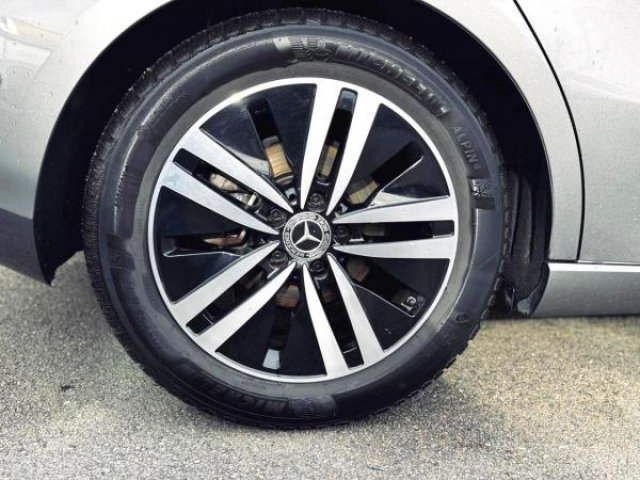 MERCEDES CLASSE A Luxury 180d 2.0L BVA 8G-DCT + Cuir + Sieges AV Chauffant + Instrumentalisions digital  10.25