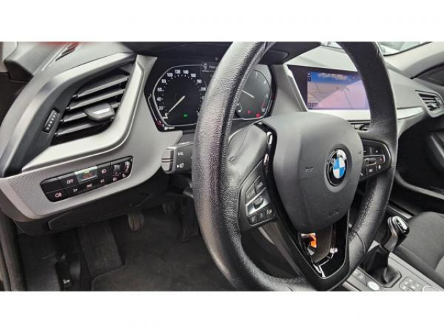 BMW SERIE 1 Advantage 116d + Carplay + Radar AV et AR + Régulateur de vitesse + JA 548