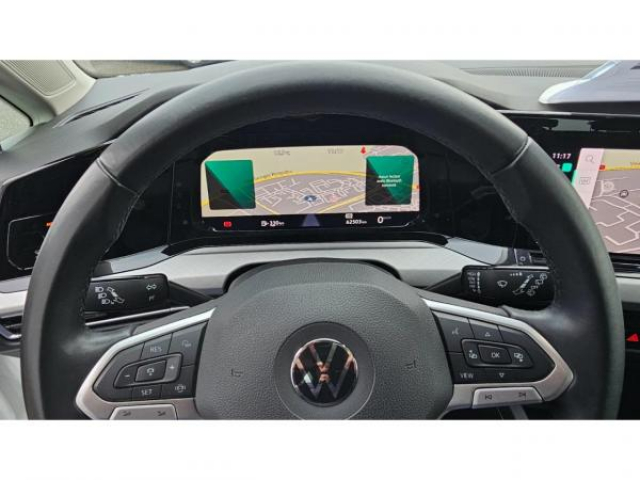 VOLKSWAGEN GOLF Life 1.5 TSI 130cv + Pack Travel Assist + Discover Pro